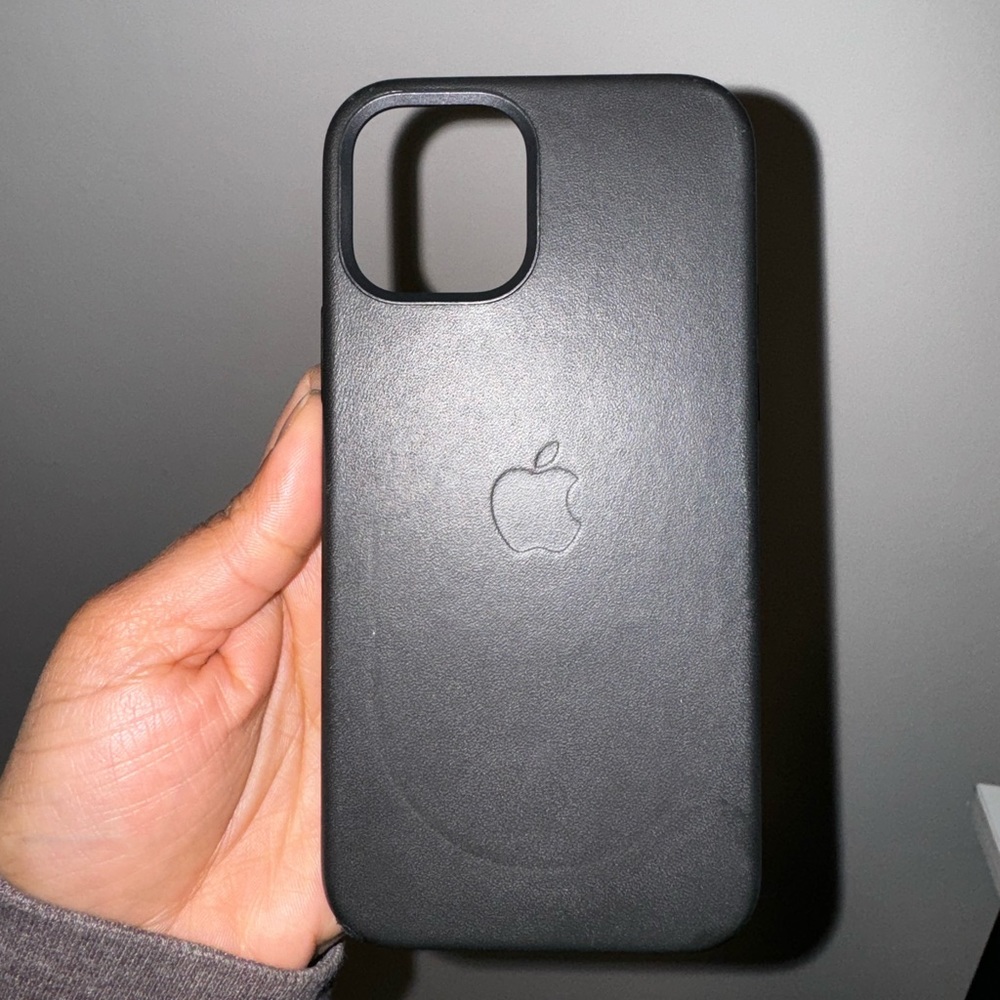 iPhone 14 Pro apple magsafe phone case